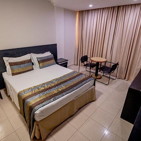 Like Ue Hotel Goiania Bagian luar foto