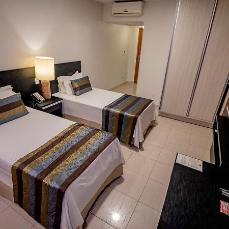 Like Ue Hotel Goiania Bagian luar foto