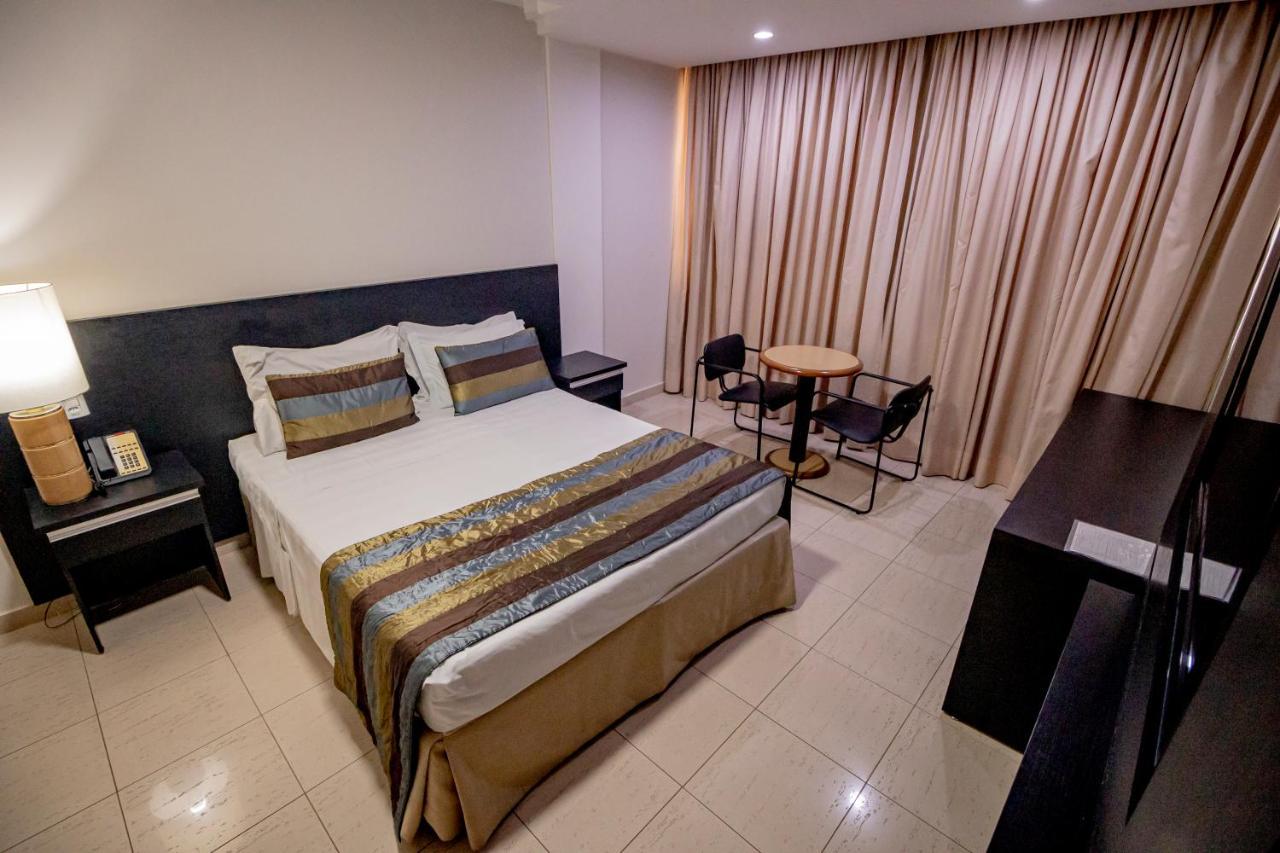 Like Ue Hotel Goiania Bagian luar foto