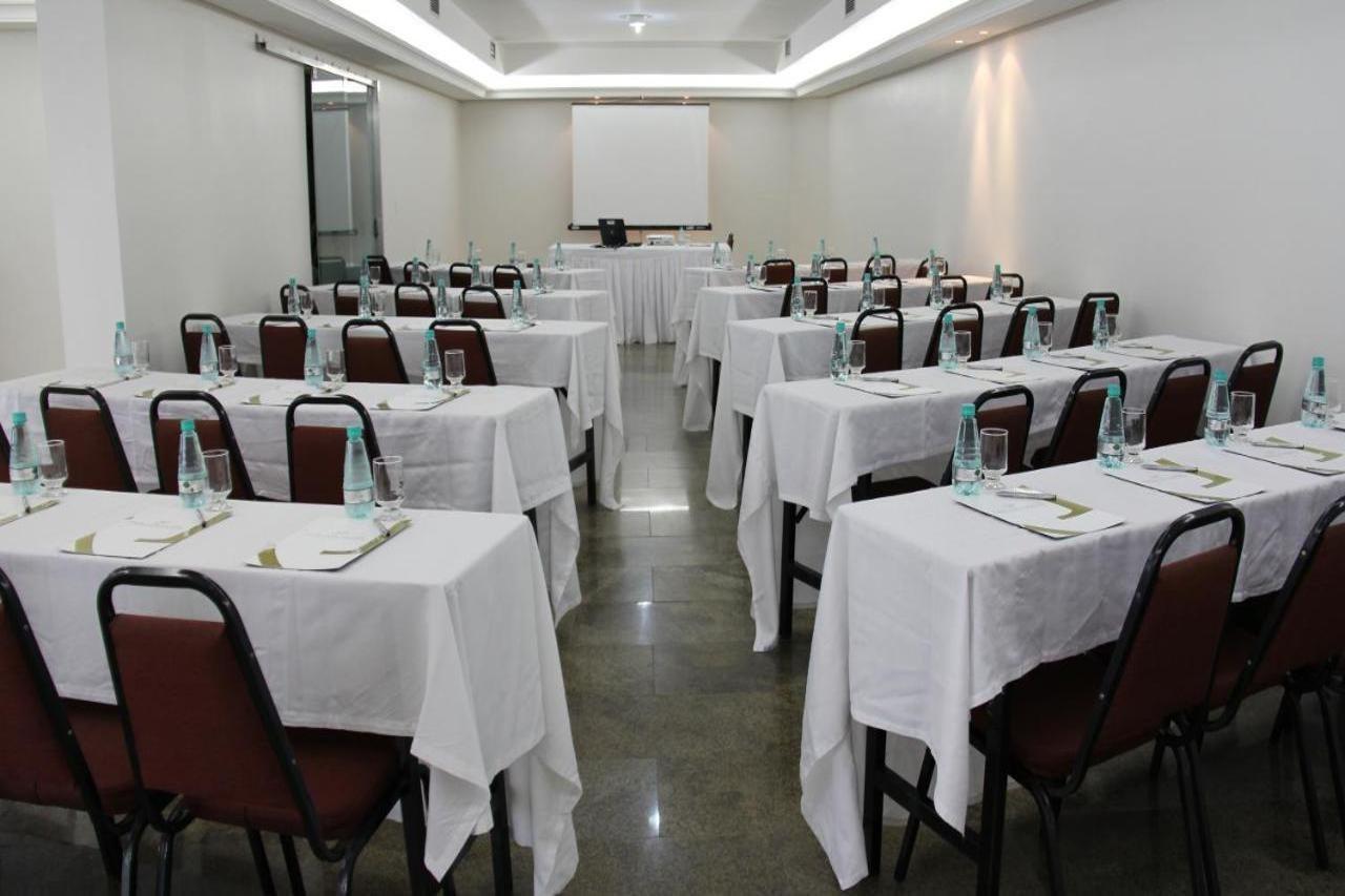 Like Ue Hotel Goiania Bagian luar foto