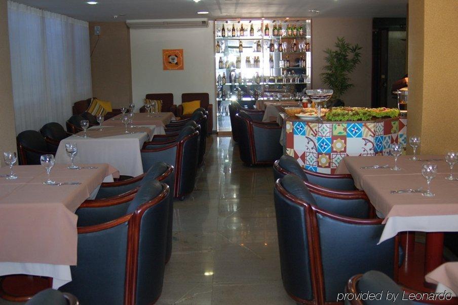 Like Ue Hotel Goiania Restoran foto