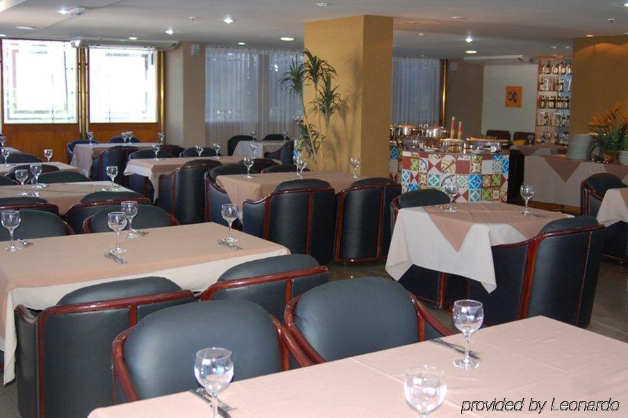 Like Ue Hotel Goiania Restoran foto